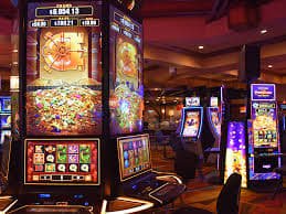 Pop Slots Game ဘင်ဂို Myanmar ကစားသူ Bingo Card နံပါတ်များ ကစားနေသောမြင်ကွင်း